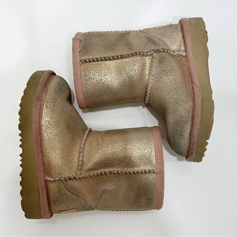 Ugg Kids Classic Short II Pink Rose Gold Glitter Boots Size 6
